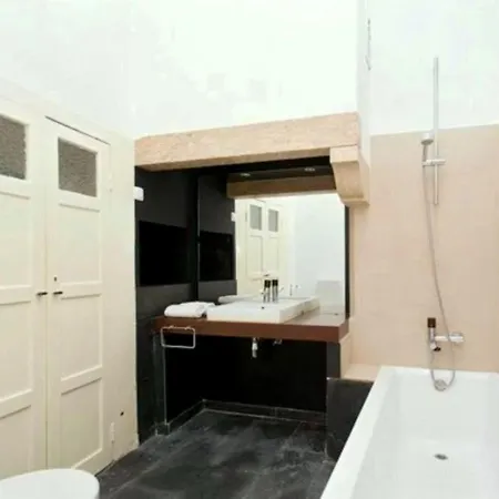 Alfama Location شقة